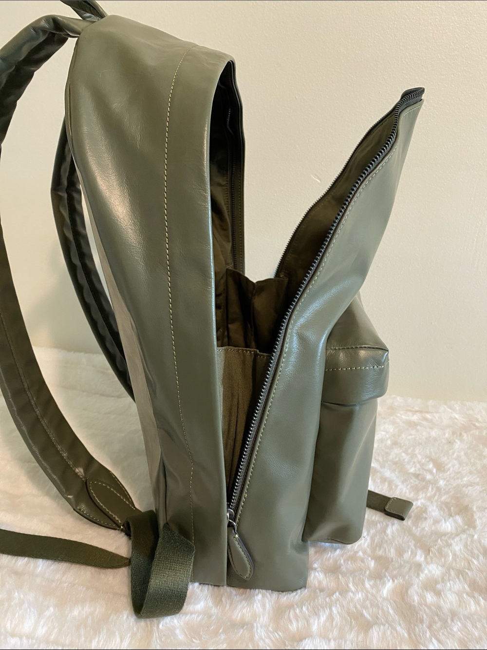 COACH  Hall Backpack In Army Green Leather MSRP $495 NWT Unisex - Picture 4 of 15
